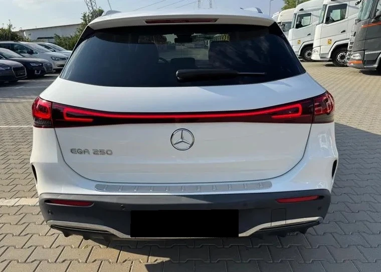 Mercedes-Benz EQA 250 AMG-Line, снимка 4 - Автомобили и джипове - 53629159