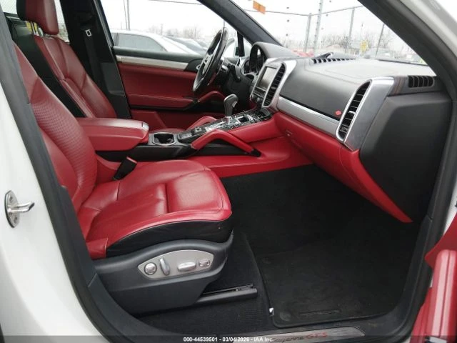 Porsche Cayenne GTS* MULTIMEDIA* КРАЙНА ЦЕНА, снимка 6 - Автомобили и джипове - 54006390