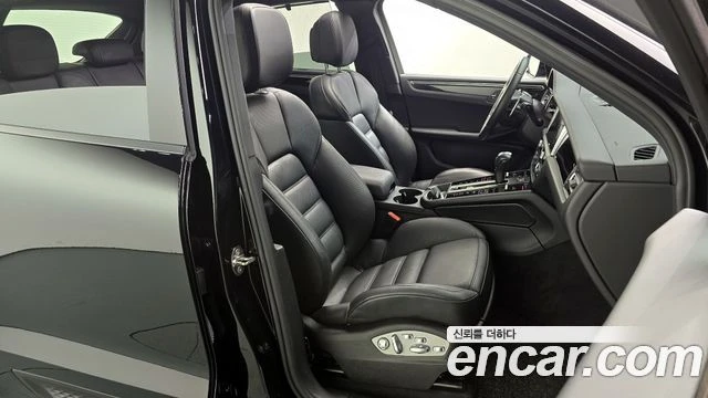 Porsche Macan, снимка 12 - Автомобили и джипове - 56081644