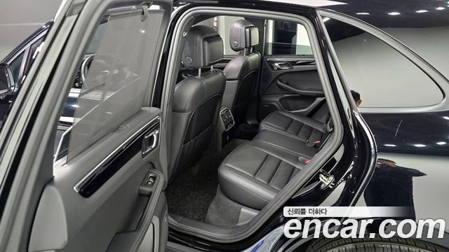 Porsche Macan, снимка 11 - Автомобили и джипове - 56081644