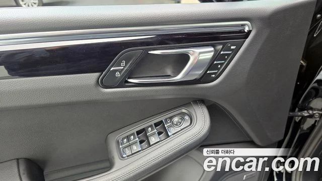 Porsche Macan, снимка 14 - Автомобили и джипове - 56081644