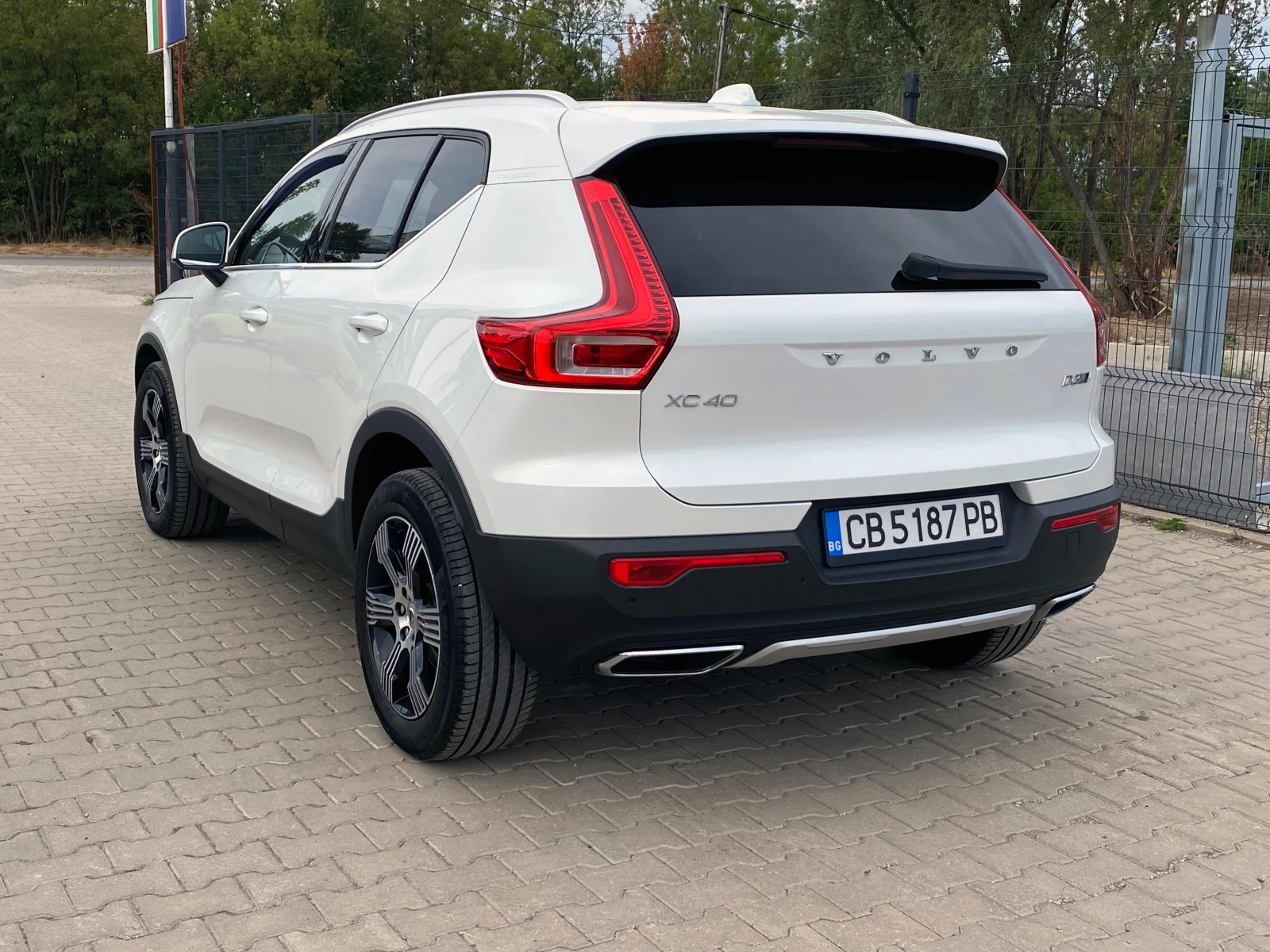 Volvo XC40 D3 Inscription * В гаранция - изображение 6