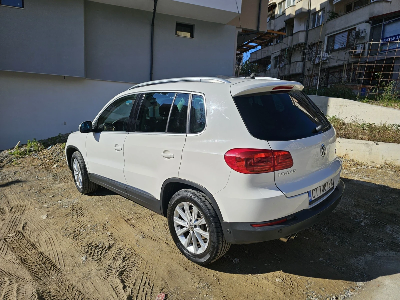 VW Tiguan ШВЕЙЦАРИЯ, СЕРВИЗНА ИСТОРИЯ, ФЕЙС, РЕАЛНИ КМ. - изображение 4