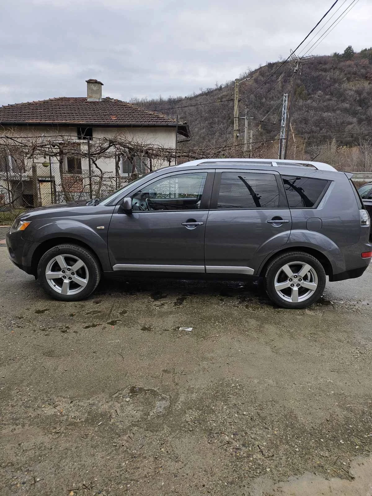 Mitsubishi Outlander 2.0D 4?4 - изображение 4