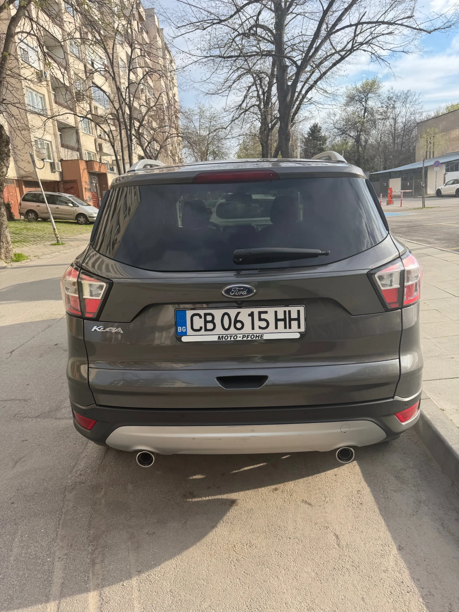 Ford Kuga 2.0D 4x4, снимка 4 - Автомобили и джипове - 54272980