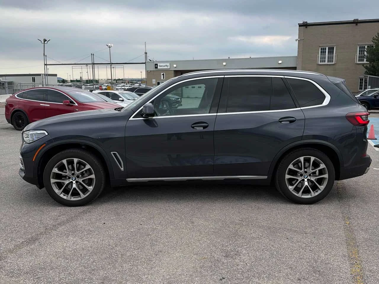 BMW X5 xDrive40i | CARFAX | БЕЗ ПЪРВОНАЧАЛНА ВНОСКА, снимка 3 - Автомобили и джипове - 55187128