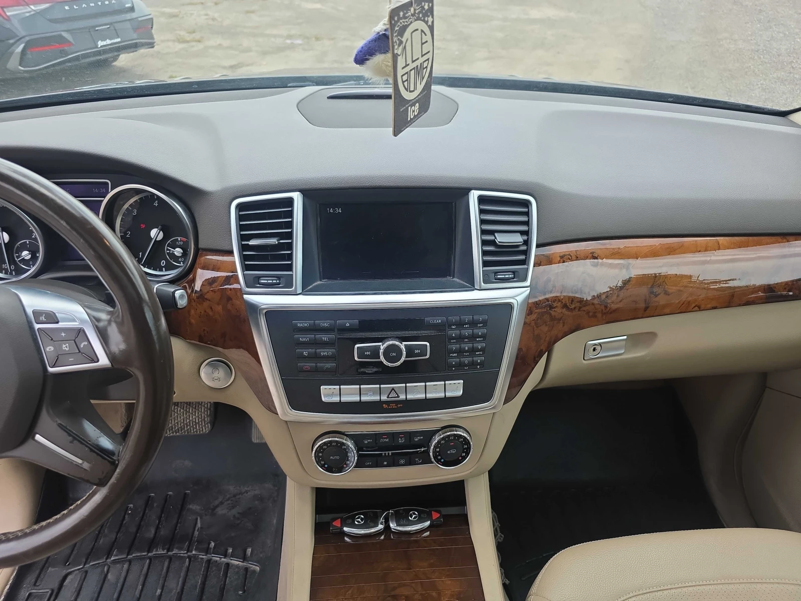 Mercedes-Benz ML 350 * 4MATIC 4dr BlueTEC * CARFAX * ЦЕНА ДО БГ, снимка 9 - Автомобили и джипове - 55876052