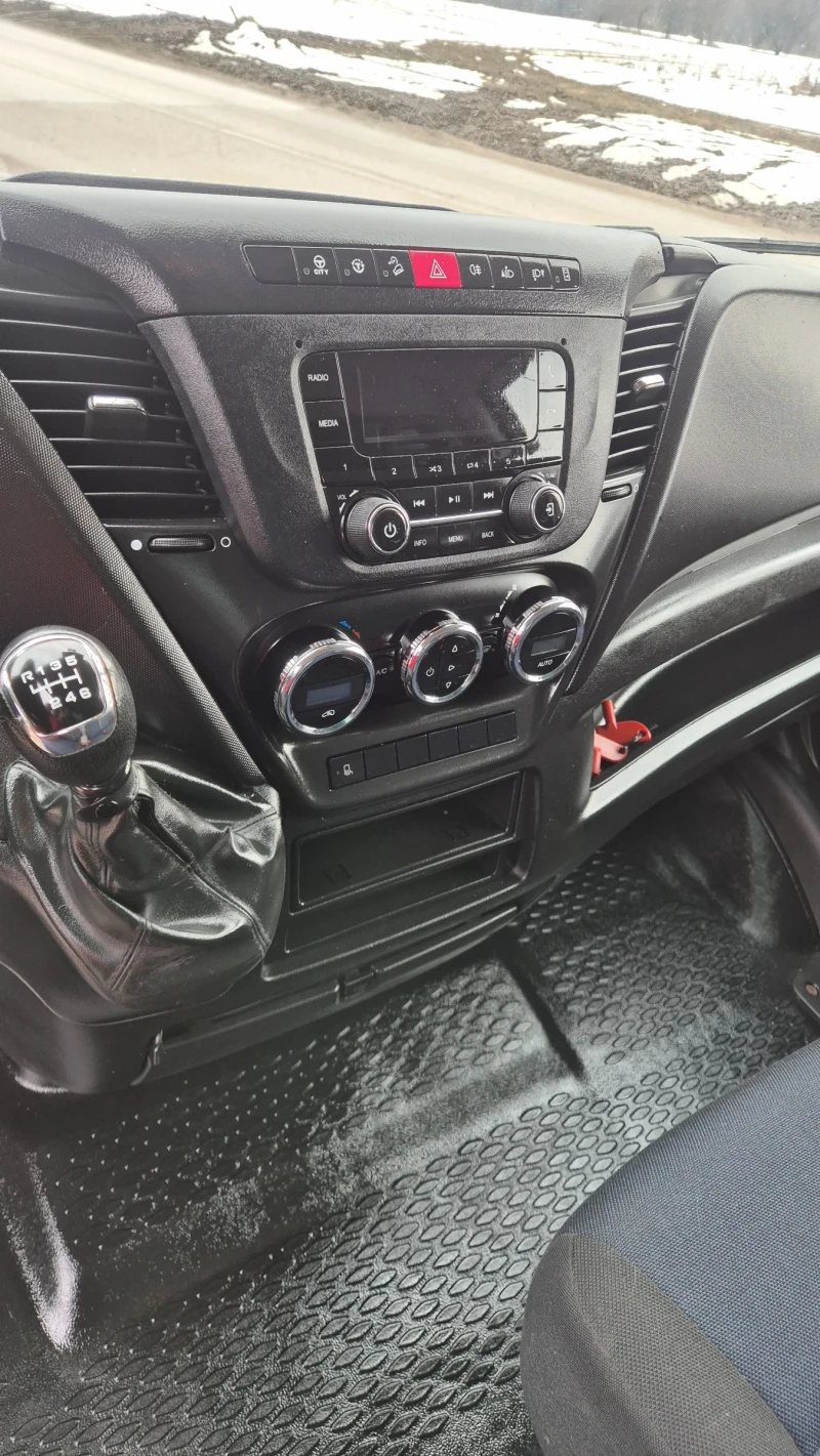 Iveco Daily 35s18 * ШВЕЙЦАРИЯ* КЛИМАТРОНИК* 4.10м., снимка 10 - Бусове и автобуси - 49245425