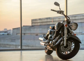  Suzuki Intruder