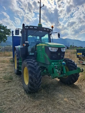      John Deere 6110R