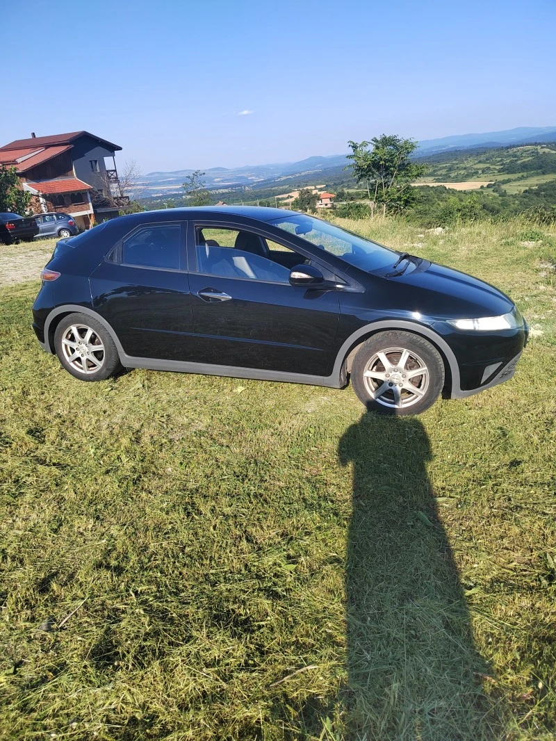 Honda Civic 1.8, снимка 8 - Автомобили и джипове - 46241039