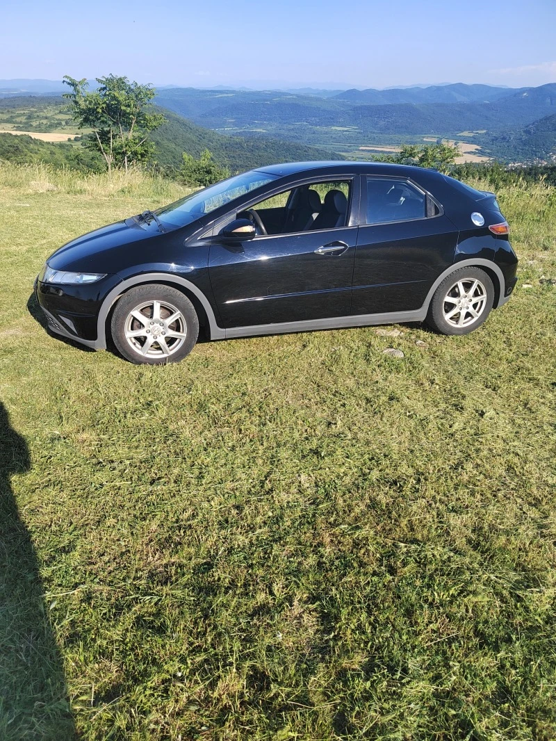 Honda Civic 1.8, снимка 2 - Автомобили и джипове - 46241039