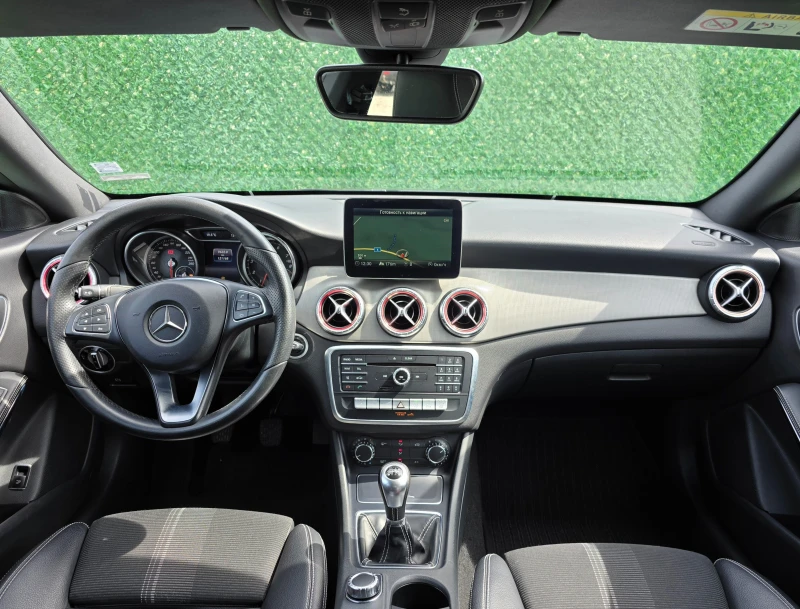 Mercedes-Benz CLA 180 1.6 Бензин* 122кс* Евро 6, снимка 12 - Автомобили и джипове - 49694152
