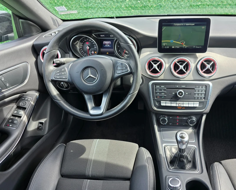 Mercedes-Benz CLA 180 1.6 Бензин* 122кс* Евро 6, снимка 13 - Автомобили и джипове - 49694152