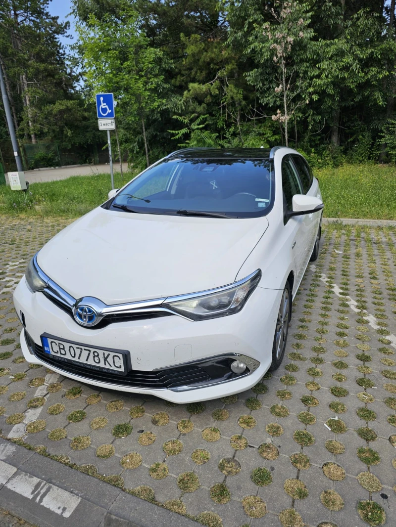 Toyota Auris HSD HIGH Plus (Chic Xtra), снимка 2 - Автомобили и джипове - 51843779