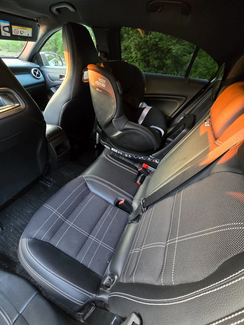 Mercedes-Benz A 180 CDI AMG зимни/летни 130х.км РЕАЛНИ Дистроник, снимка 16 - Автомобили и джипове - 52346898