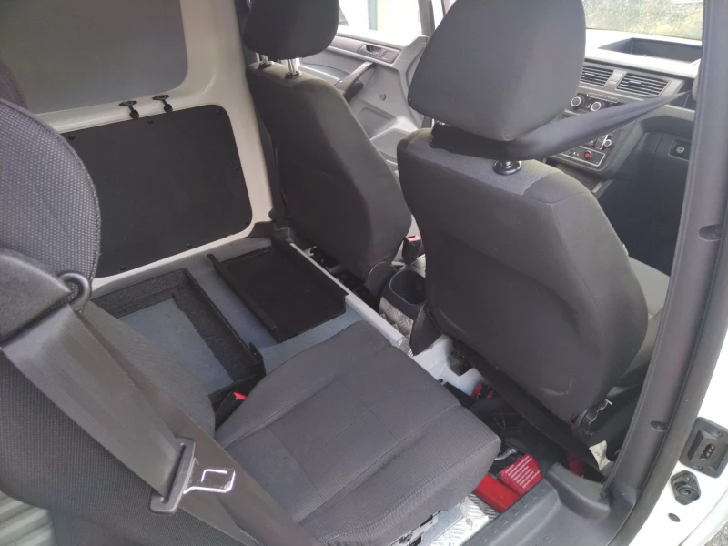 VW Caddy 3  места, бронирани стъкла, инкасо. , снимка 13 - Автомобили и джипове - 52169965