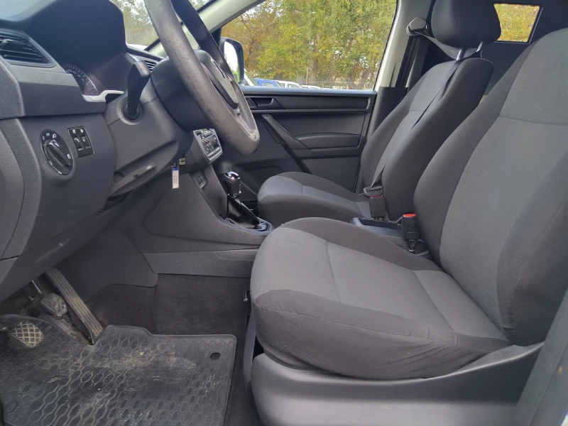 VW Caddy 3  места, бронирани стъкла, инкасо. , снимка 10 - Автомобили и джипове - 52169965