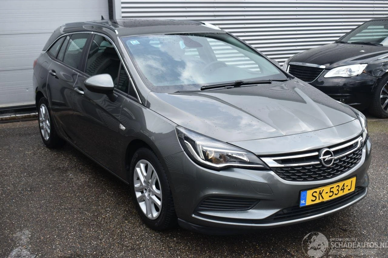 Opel Astra 1,6CDTI - изображение 2