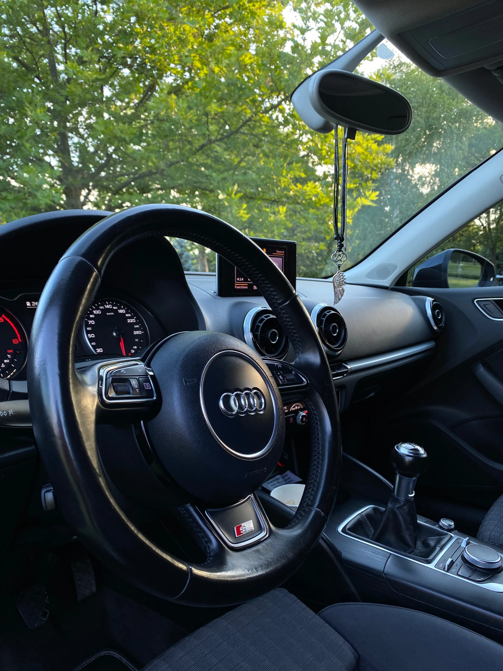 Audi A3 1.6 Sport back S line - изображение 7