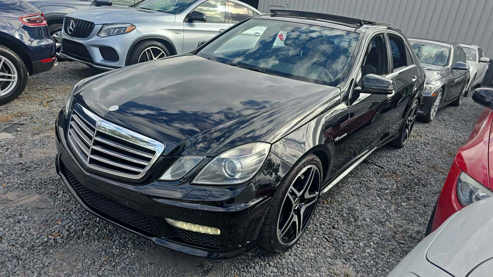 Mercedes-Benz E 63 AMG 5.5* МАСАЖ* ОБДУХВАНЕ* ДИСТРОНИК - [1] 