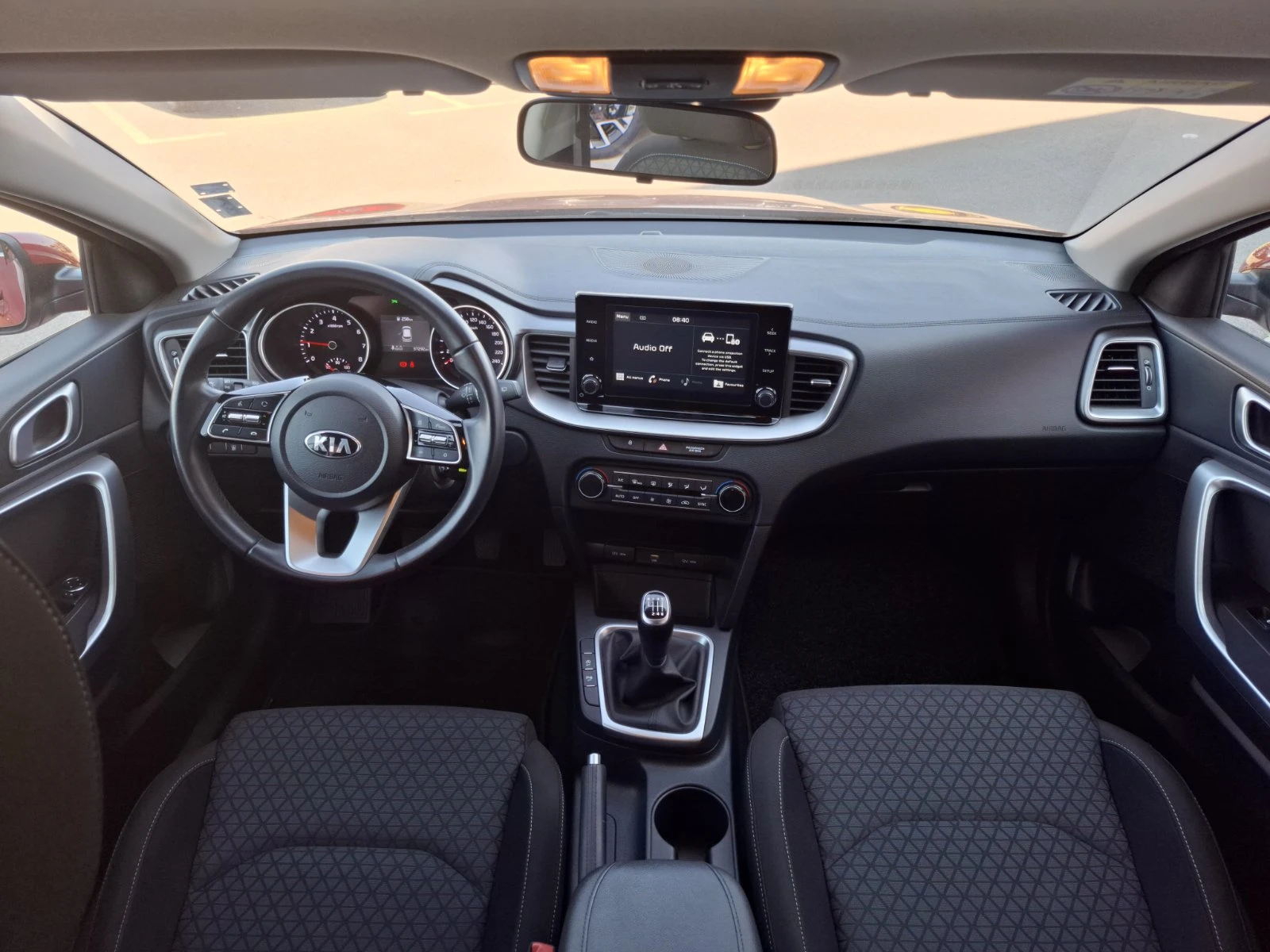 Kia Ceed 1.0 ТУРБО ГАРАНЦИЯ - изображение 8