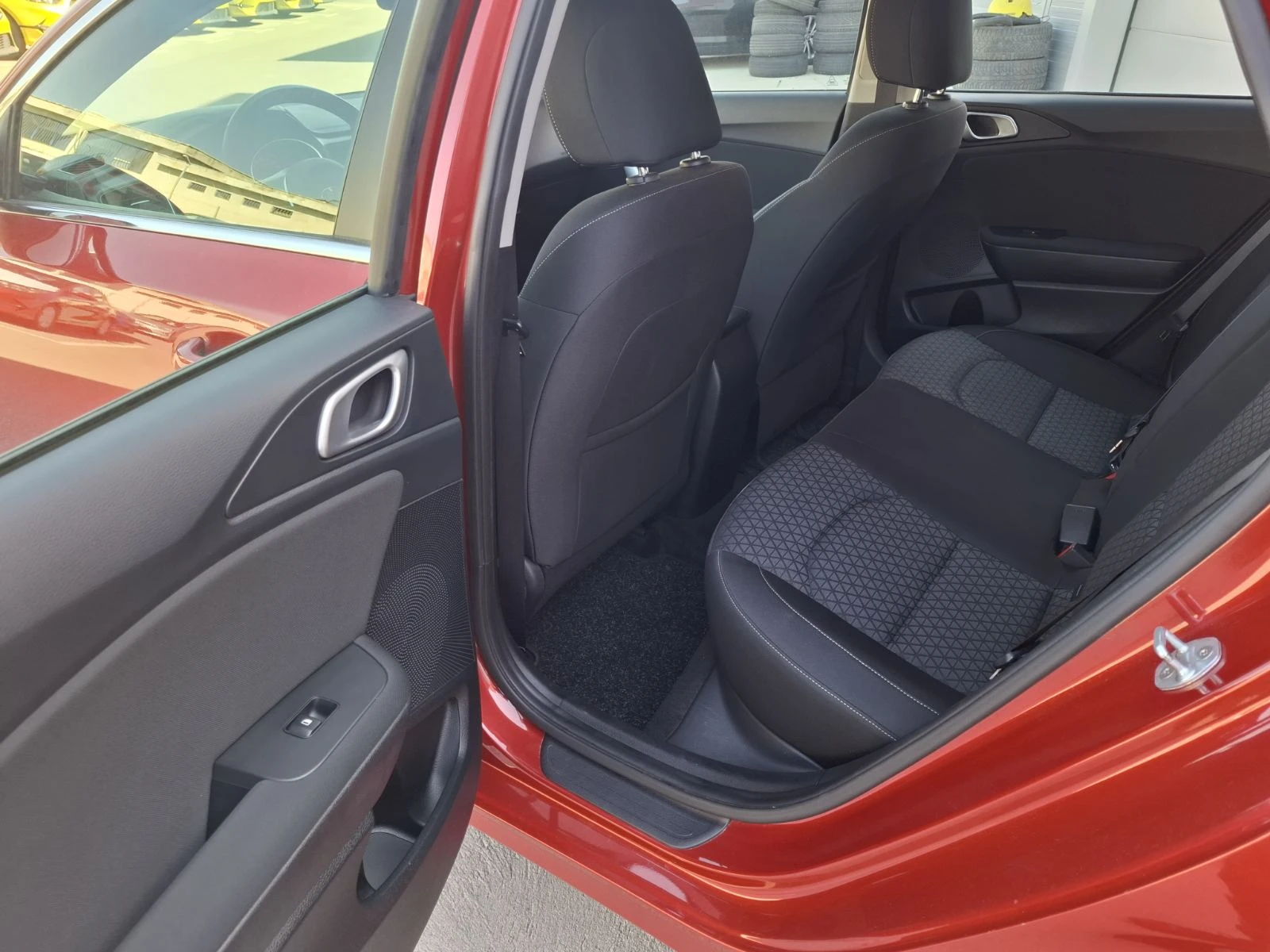 Kia Ceed 1.0 ТУРБО ГАРАНЦИЯ - изображение 7