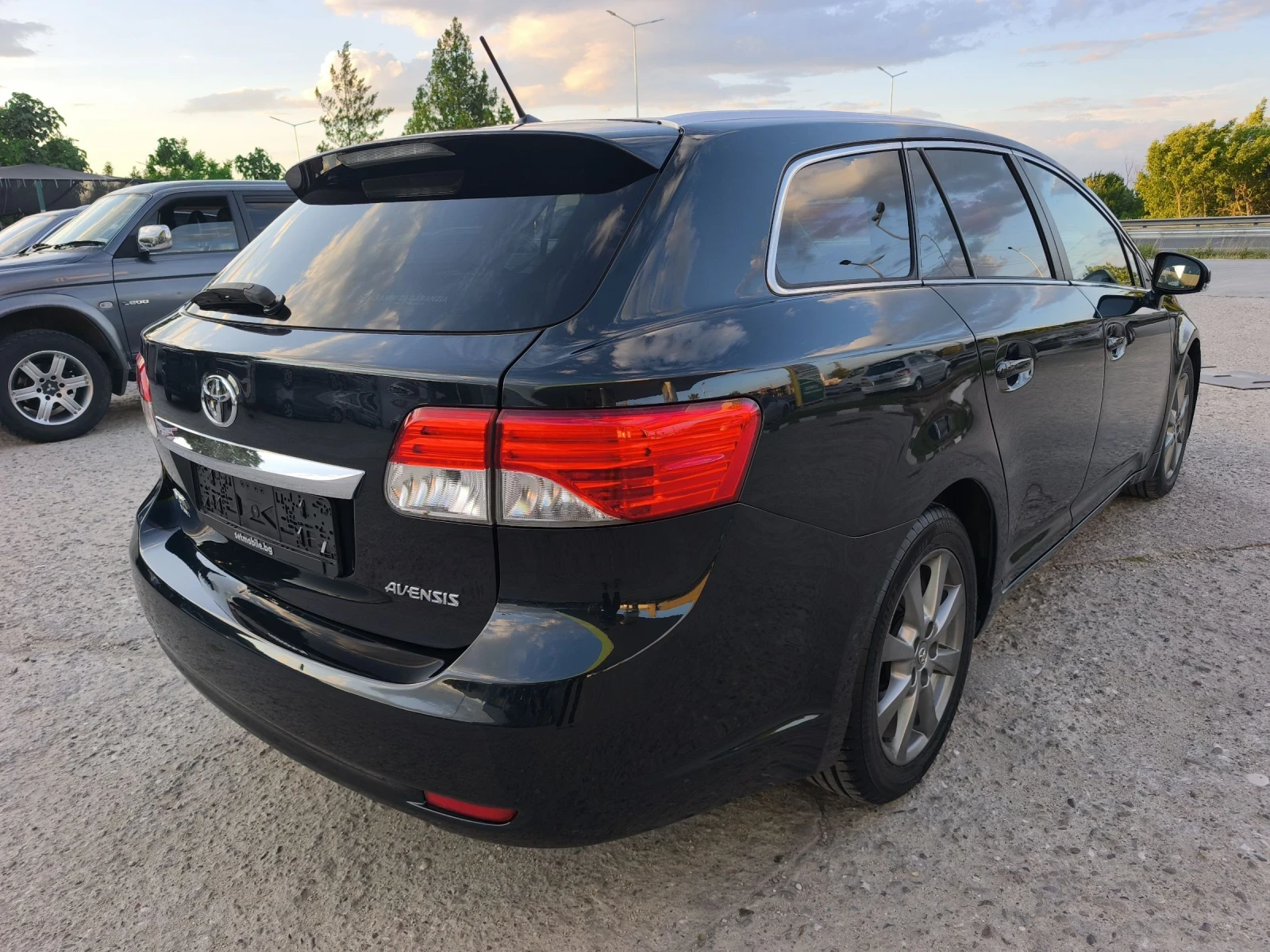 Toyota Avensis 2.0d EXCLUSIVE НАВИ КАМЕРА ПАНОРАМА  - изображение 4
