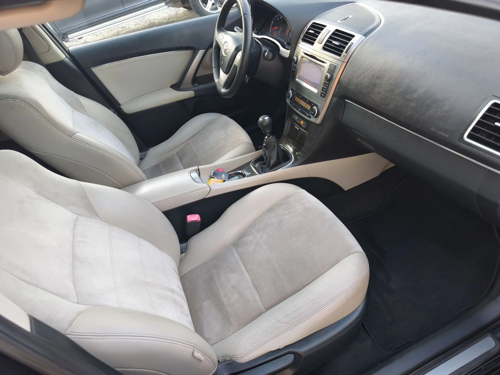 Toyota Avensis 2.0d EXCLUSIVE НАВИ КАМЕРА ПАНОРАМА  - изображение 10