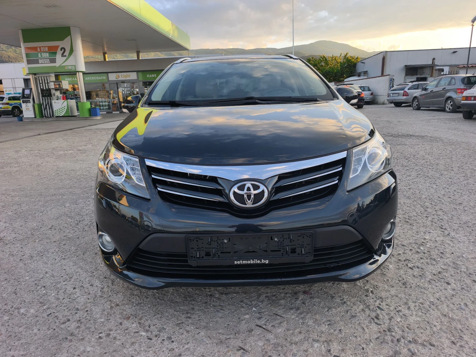 Toyota Avensis 2.0d EXCLUSIVE НАВИ КАМЕРА ПАНОРАМА  - изображение 2