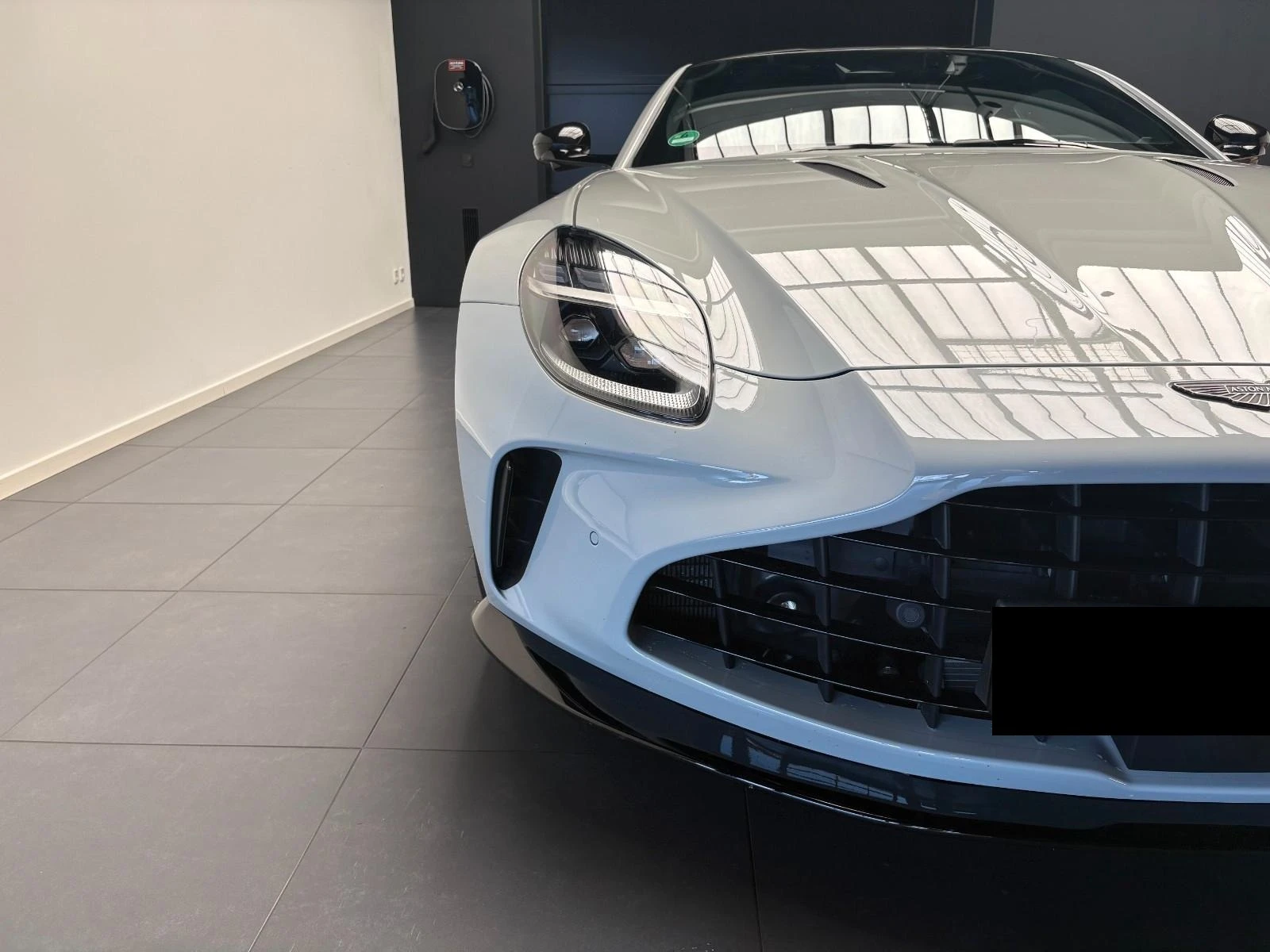 Aston Martin V8 Vantage FACELIFT APEX-GREY B&W 360 CAMERA  - изображение 6