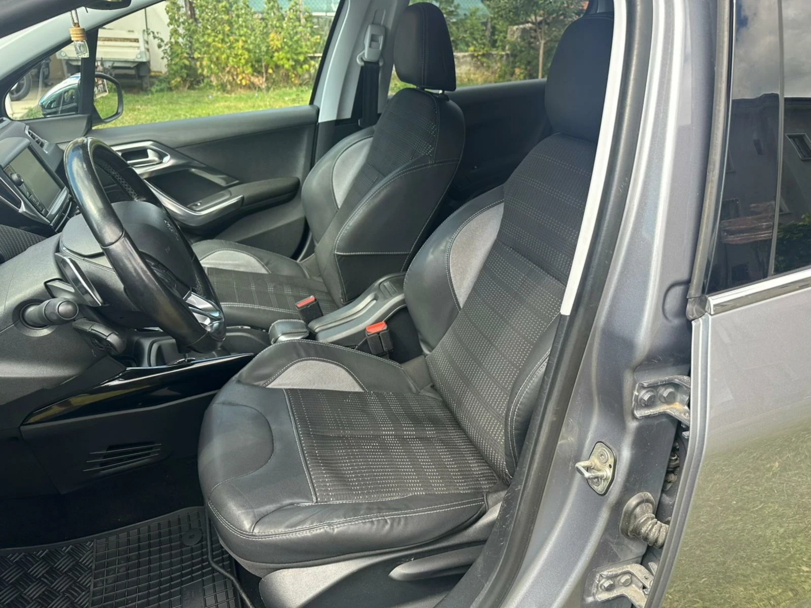 Peugeot 2008 1.6 eHDi Allure Automatic  - изображение 9