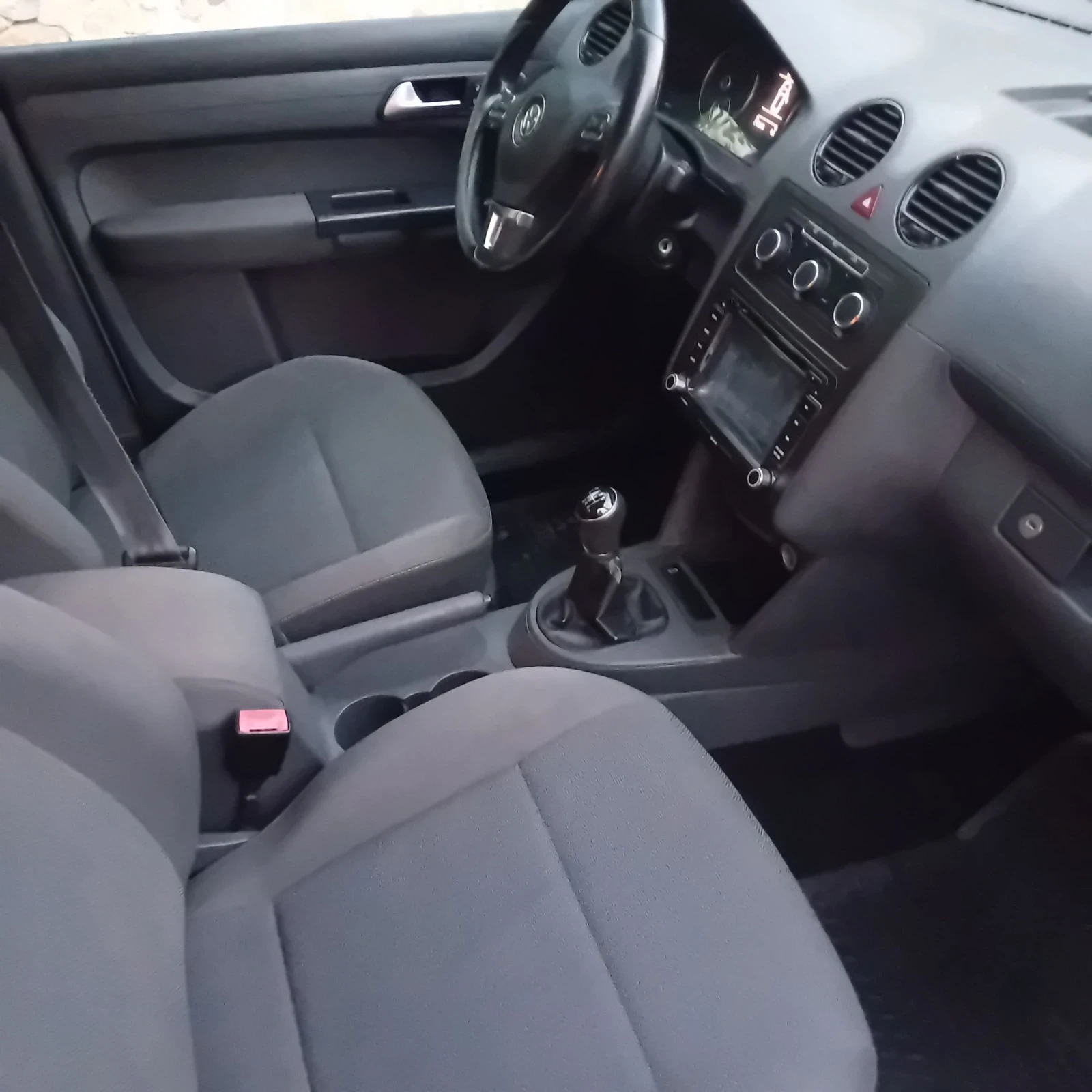 VW Caddy 2.0 TDI 140 кс.5 места | Mobile.bg — изображение 9