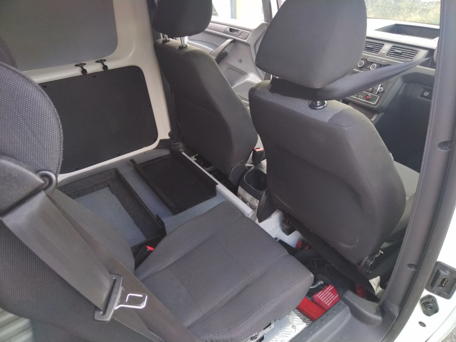 VW Caddy 3  места, бронирани стъкла, инкасо.  | Mobile.bg — изображение 13