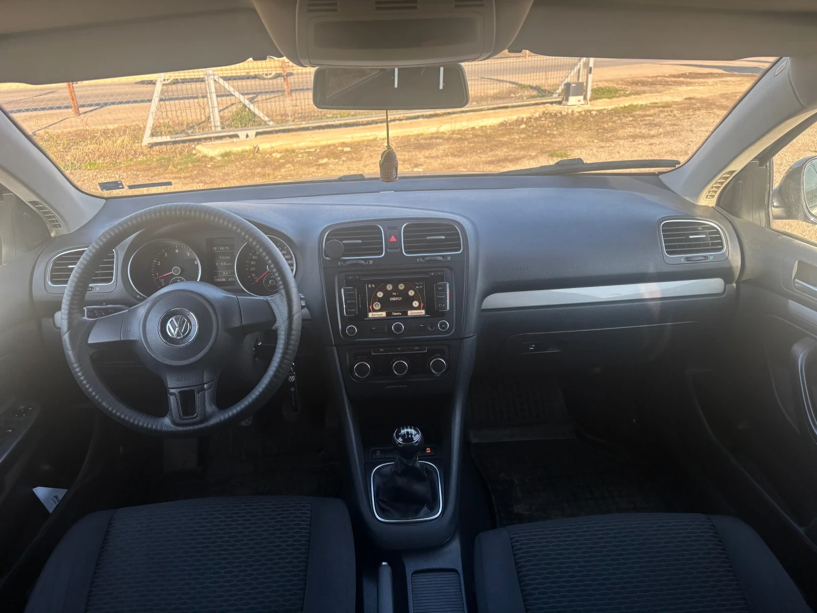 VW Golf 1.2 TSI, снимка 10 - Автомобили и джипове - 52316627