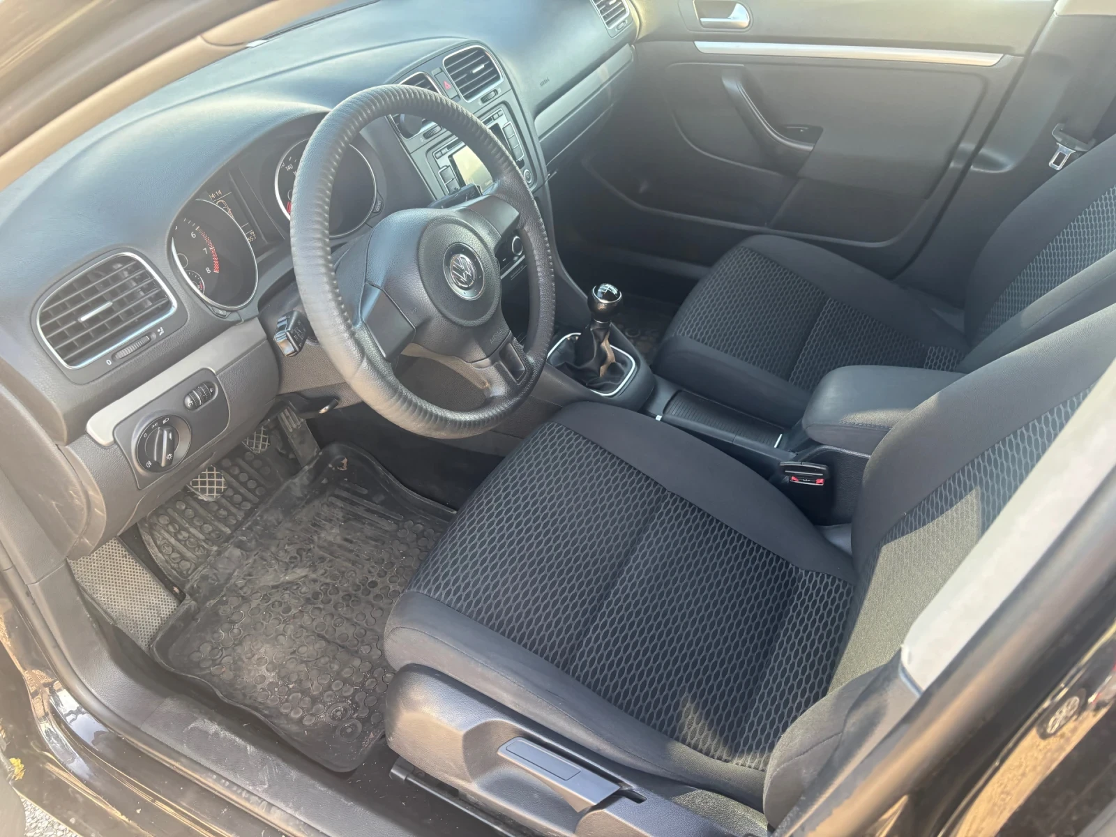 VW Golf 1.2 TSI, снимка 12 - Автомобили и джипове - 52316627