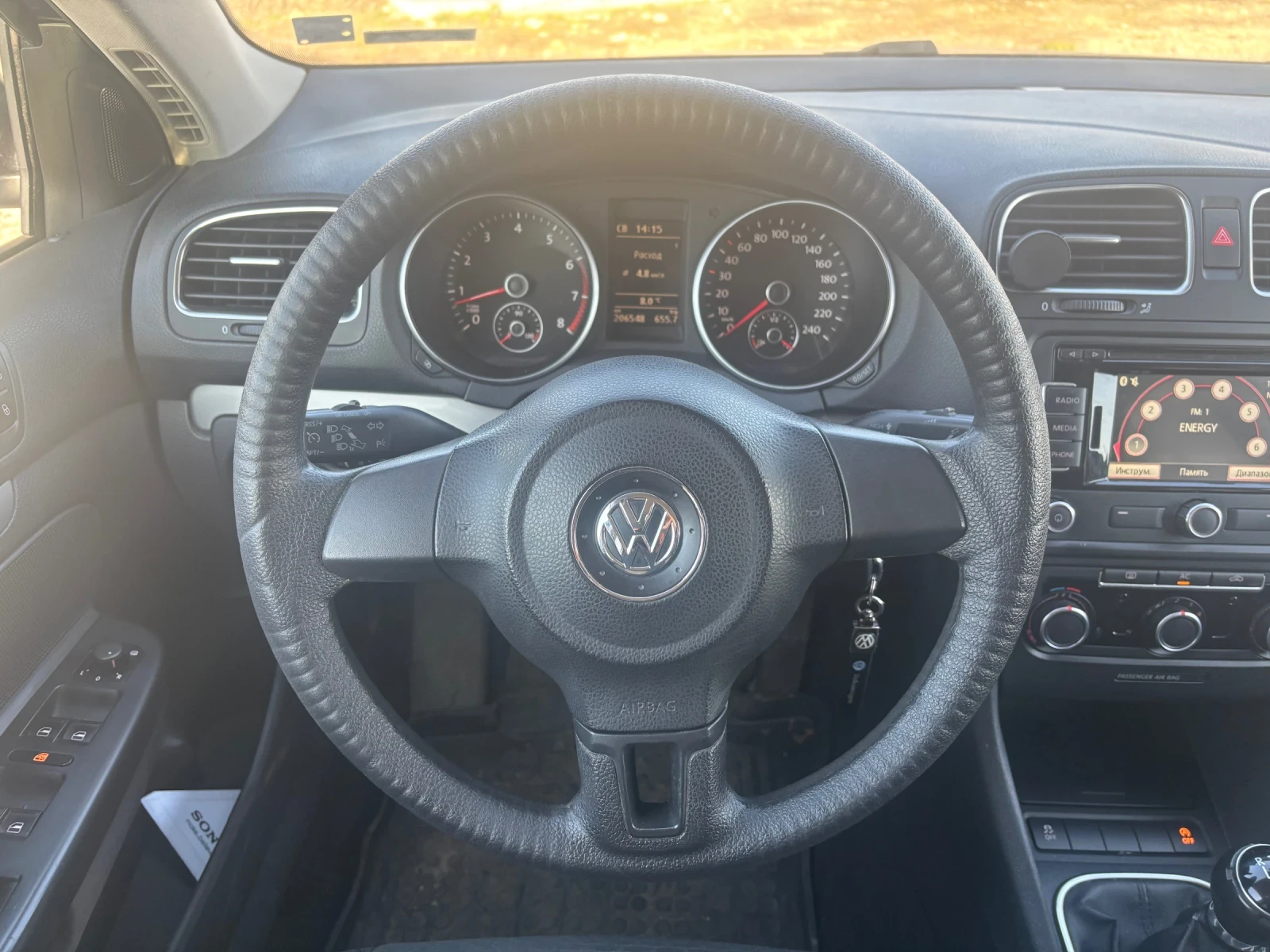 VW Golf 1.2 TSI, снимка 13 - Автомобили и джипове - 52316627