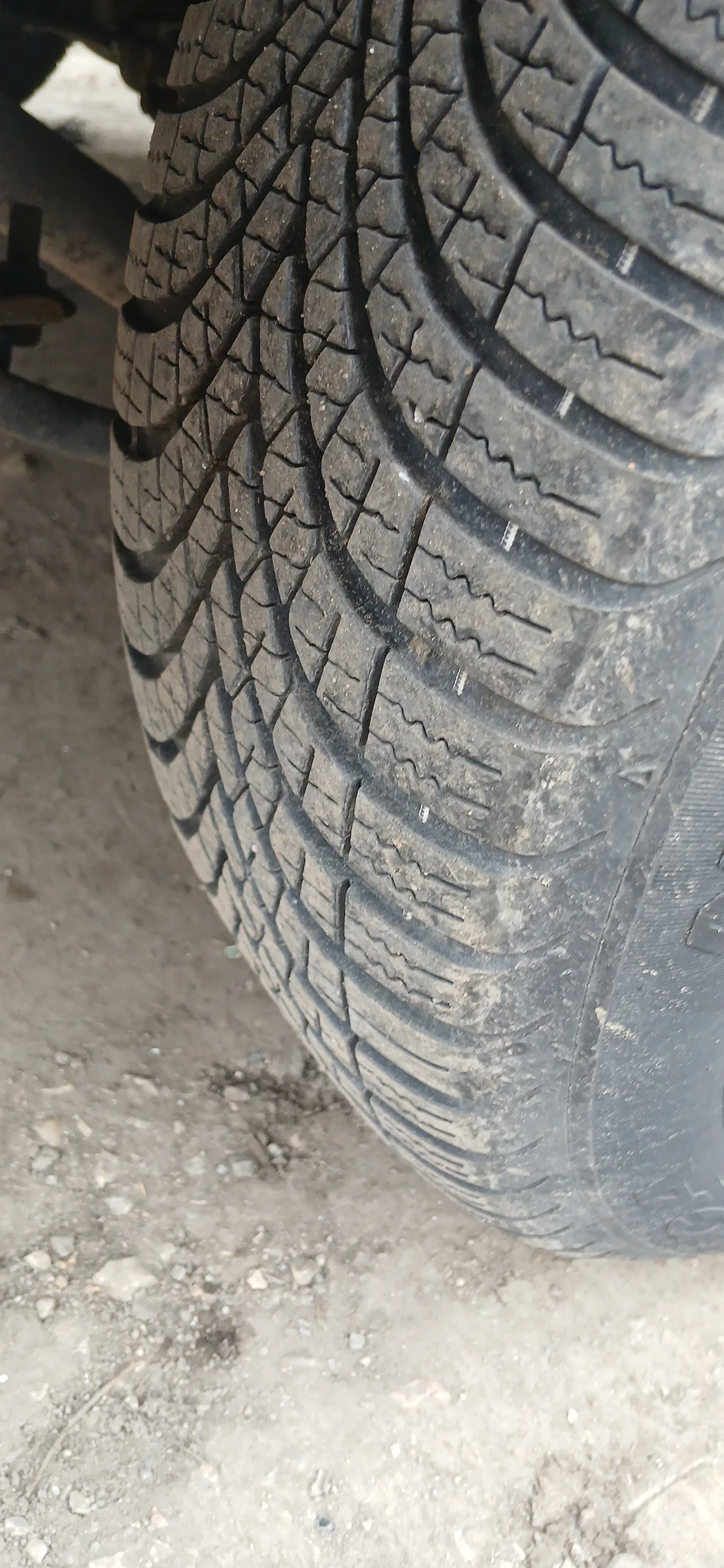 Nissan Prairie 2.0i gas - изображение 7