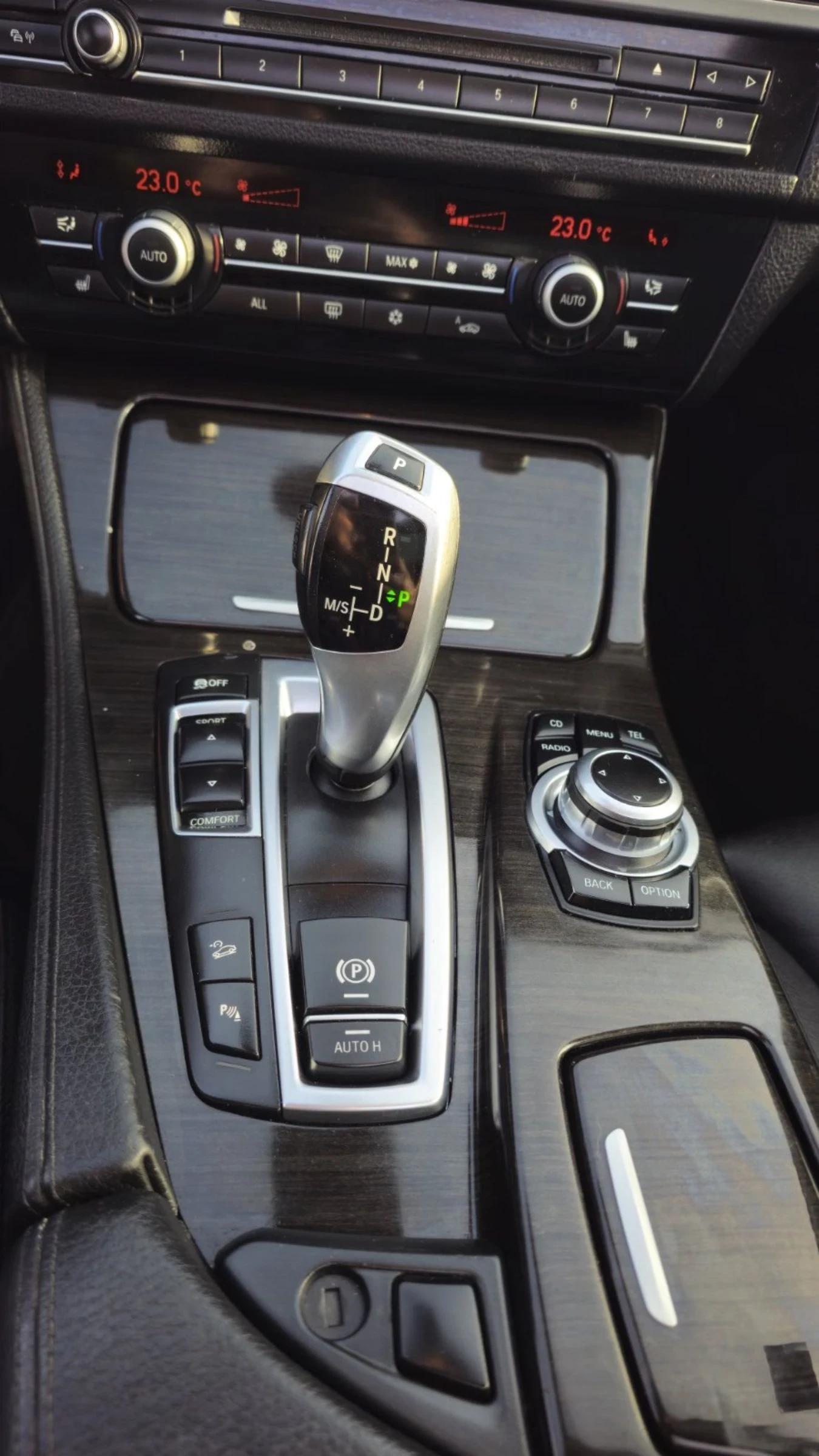 BMW 530 530xd 258кс * СМЕНЕНИ ВЕРИГИ* distronic* soft clos, снимка 12 - Автомобили и джипове - 53831490