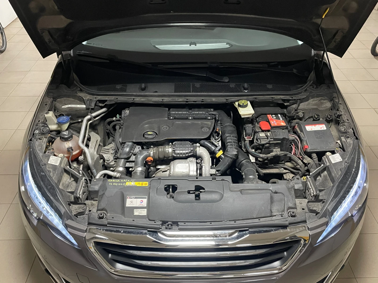 Peugeot 308 1.6HDi Automatic LED Park Navi S/S, снимка 7 - Автомобили и джипове - 54205158