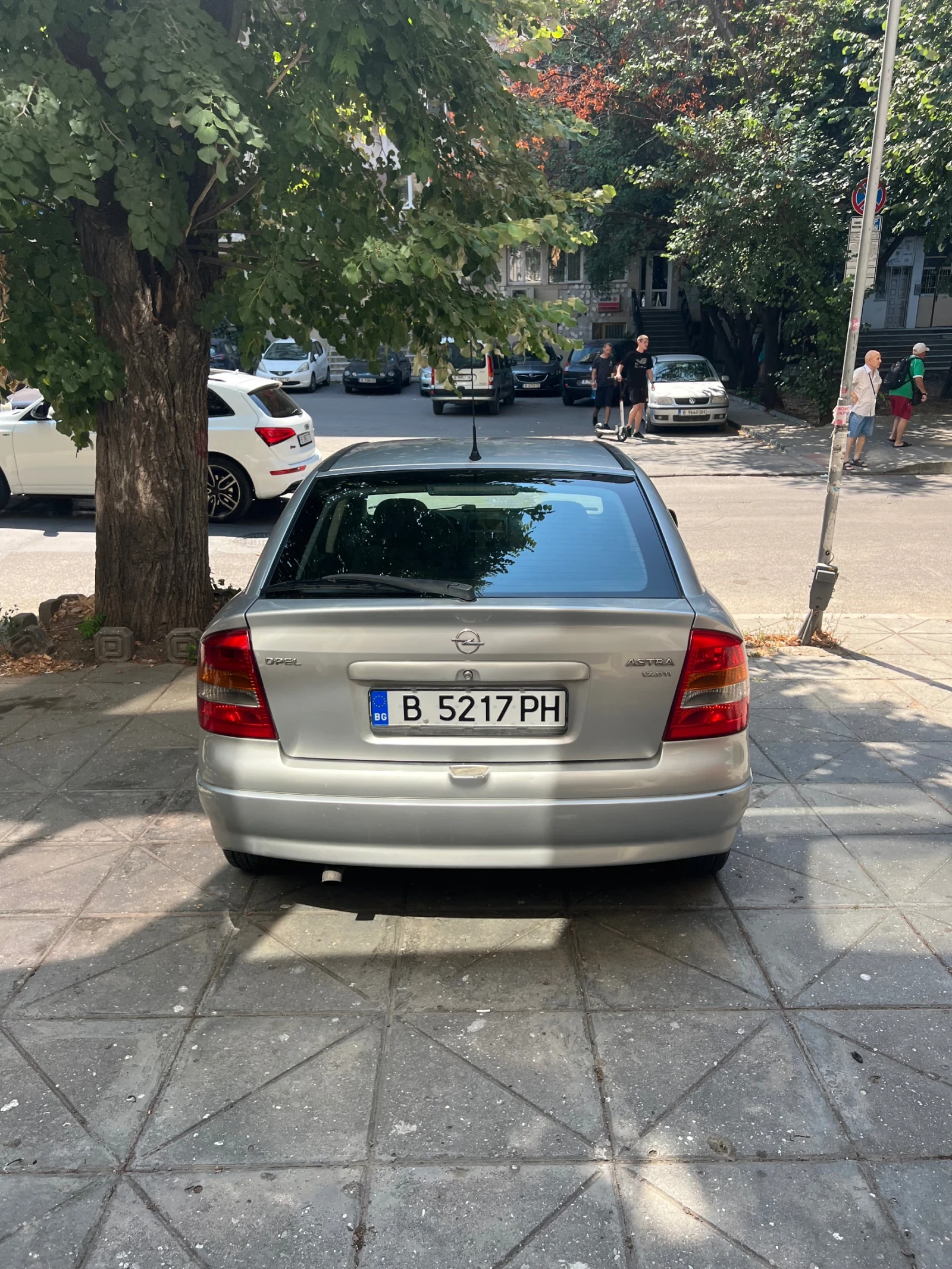 Opel Astra, снимка 3 - Автомобили и джипове - 54260045