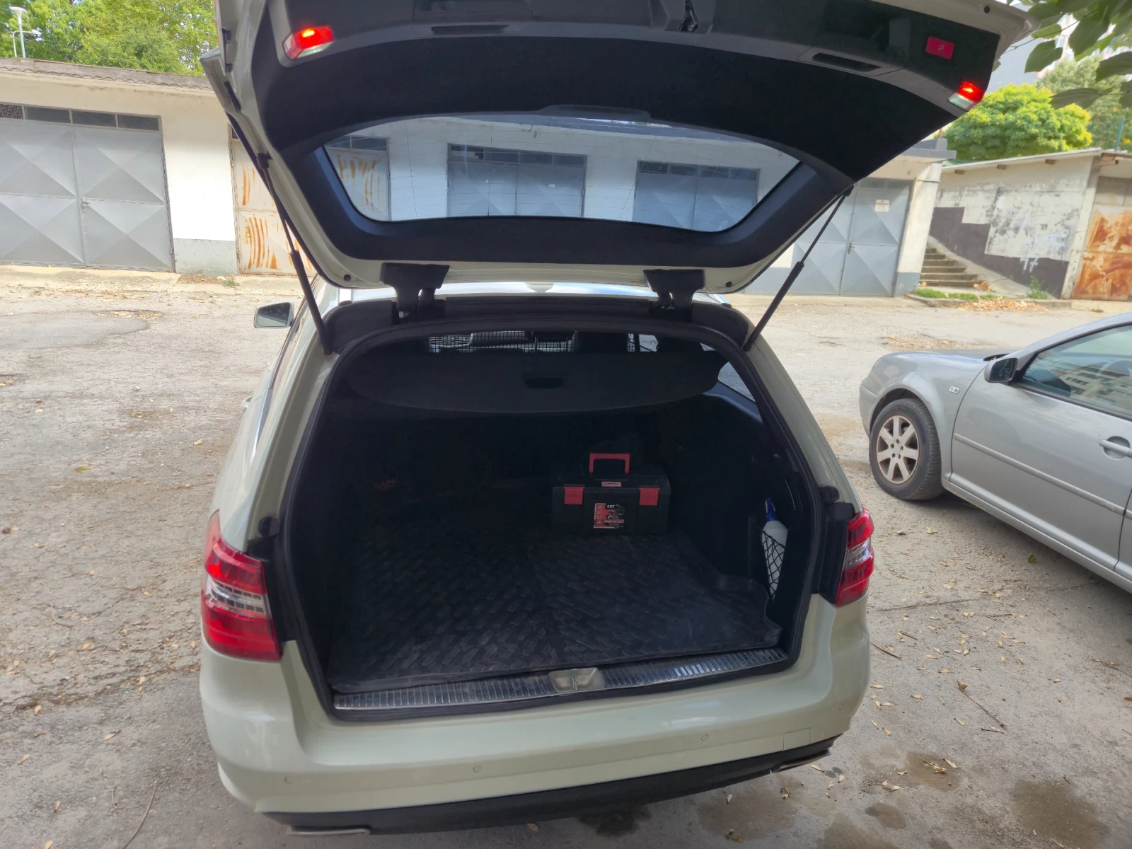 Mercedes-Benz E 350 E350 CDI 4Matic, снимка 6 - Автомобили и джипове - 54703230