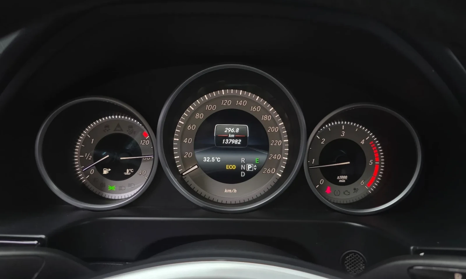 Mercedes-Benz E 250, снимка 8 - Автомобили и джипове - 54772832