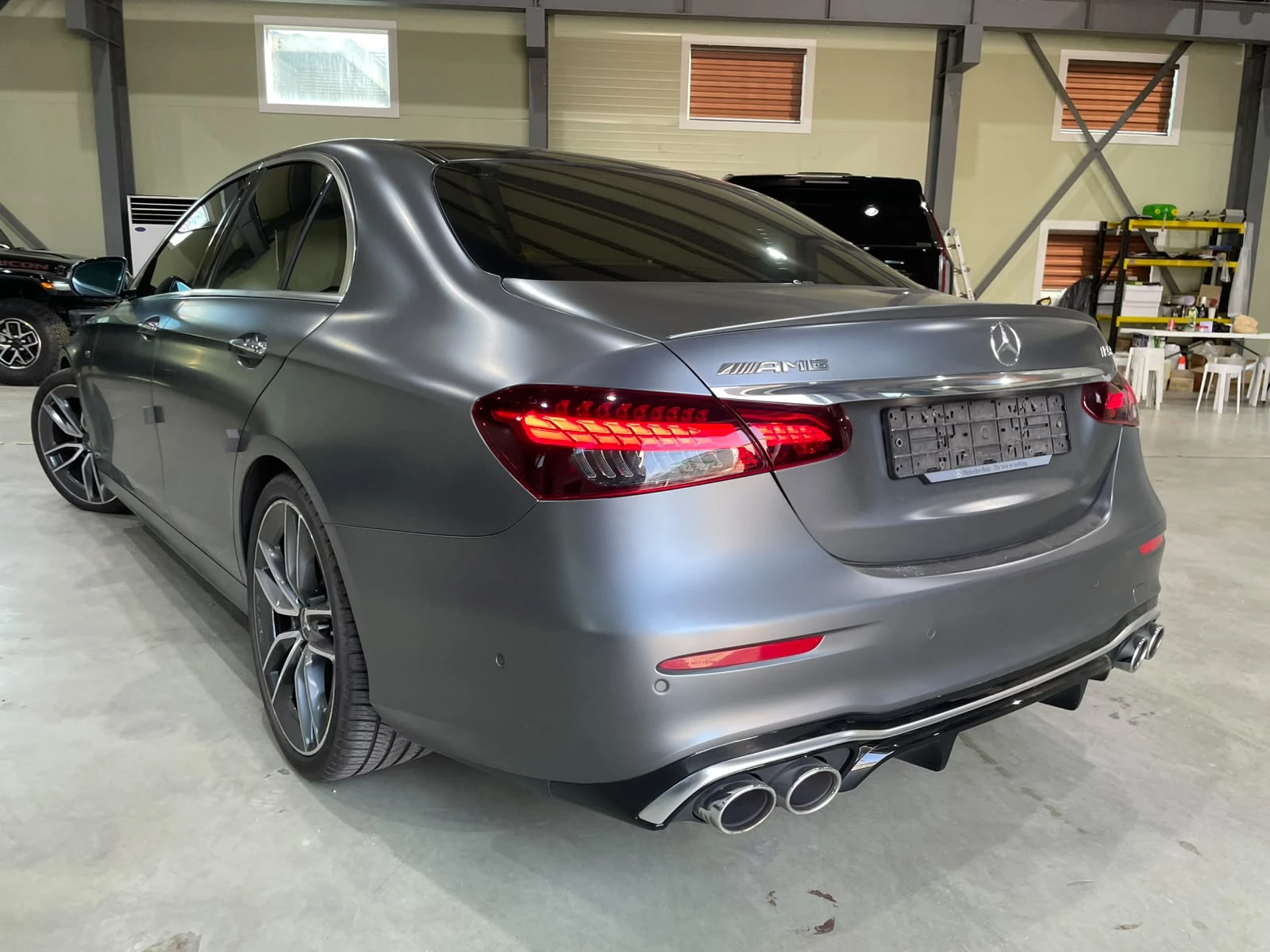 Mercedes-Benz E 53 AMG 4 Matic+ !, снимка 6 - Автомобили и джипове - 55293672