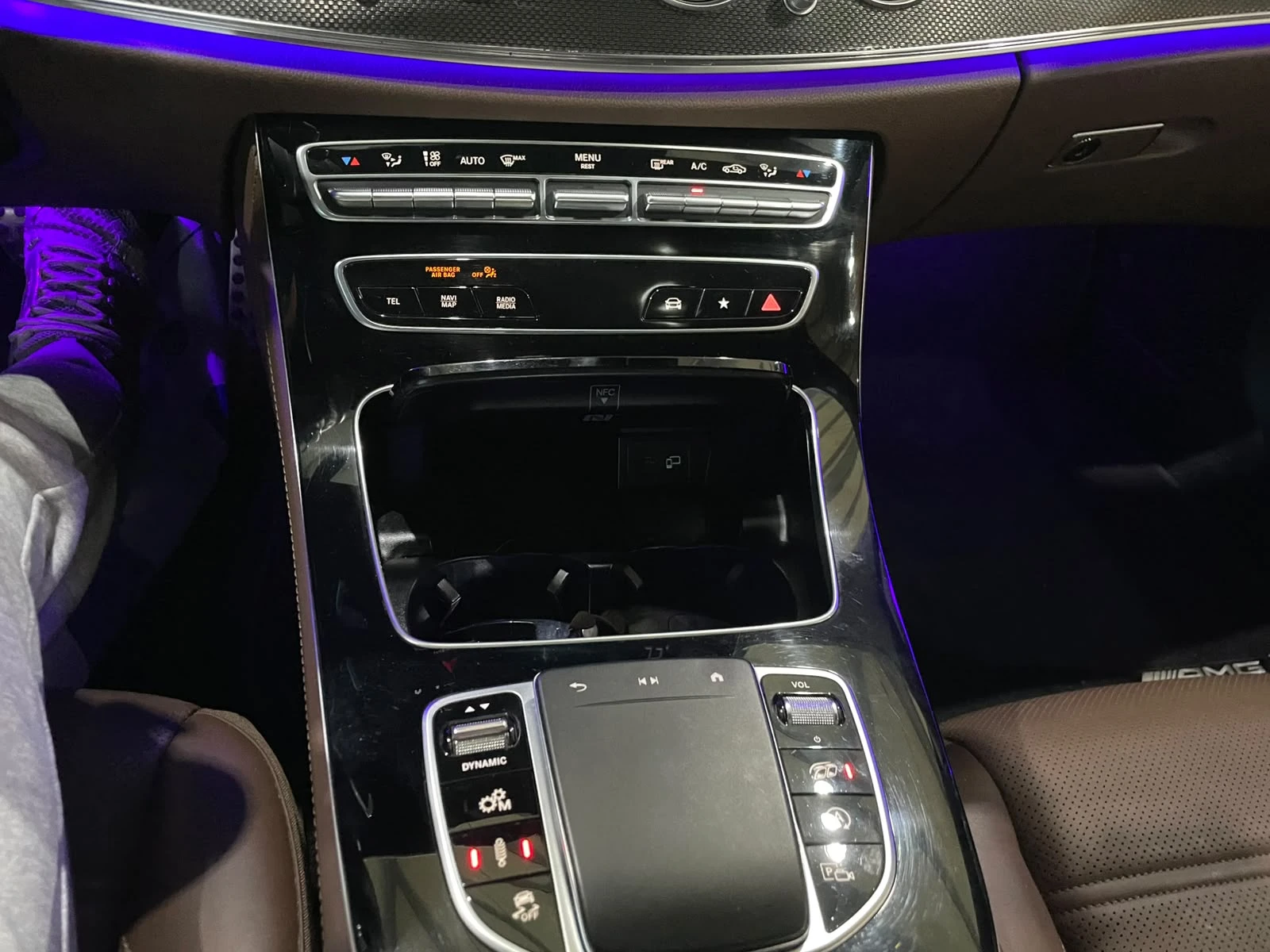 Mercedes-Benz E 53 AMG 4 Matic+ !, снимка 17 - Автомобили и джипове - 55293672