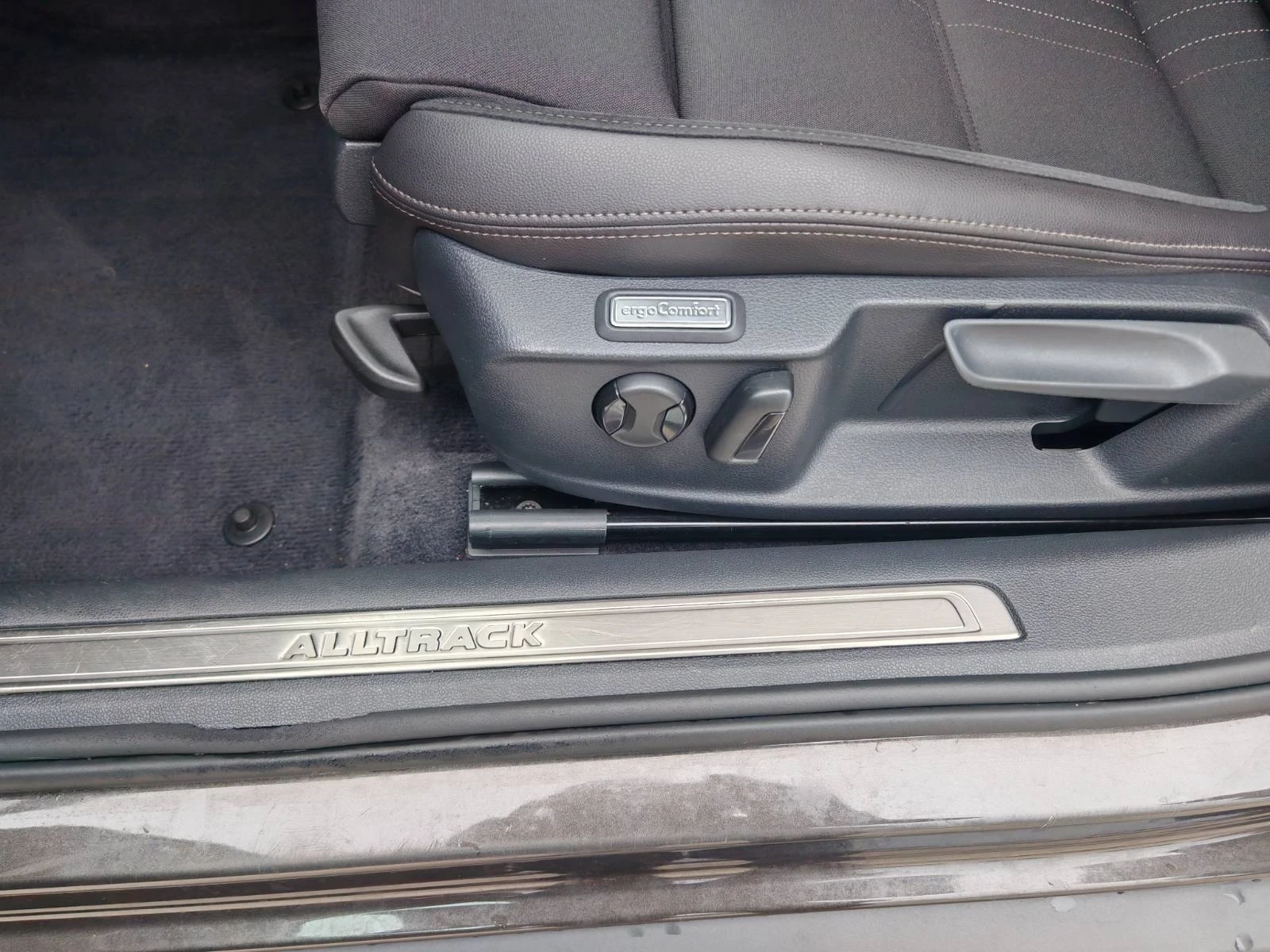 VW Alltrack 2.0, снимка 8 - Автомобили и джипове - 55365977
