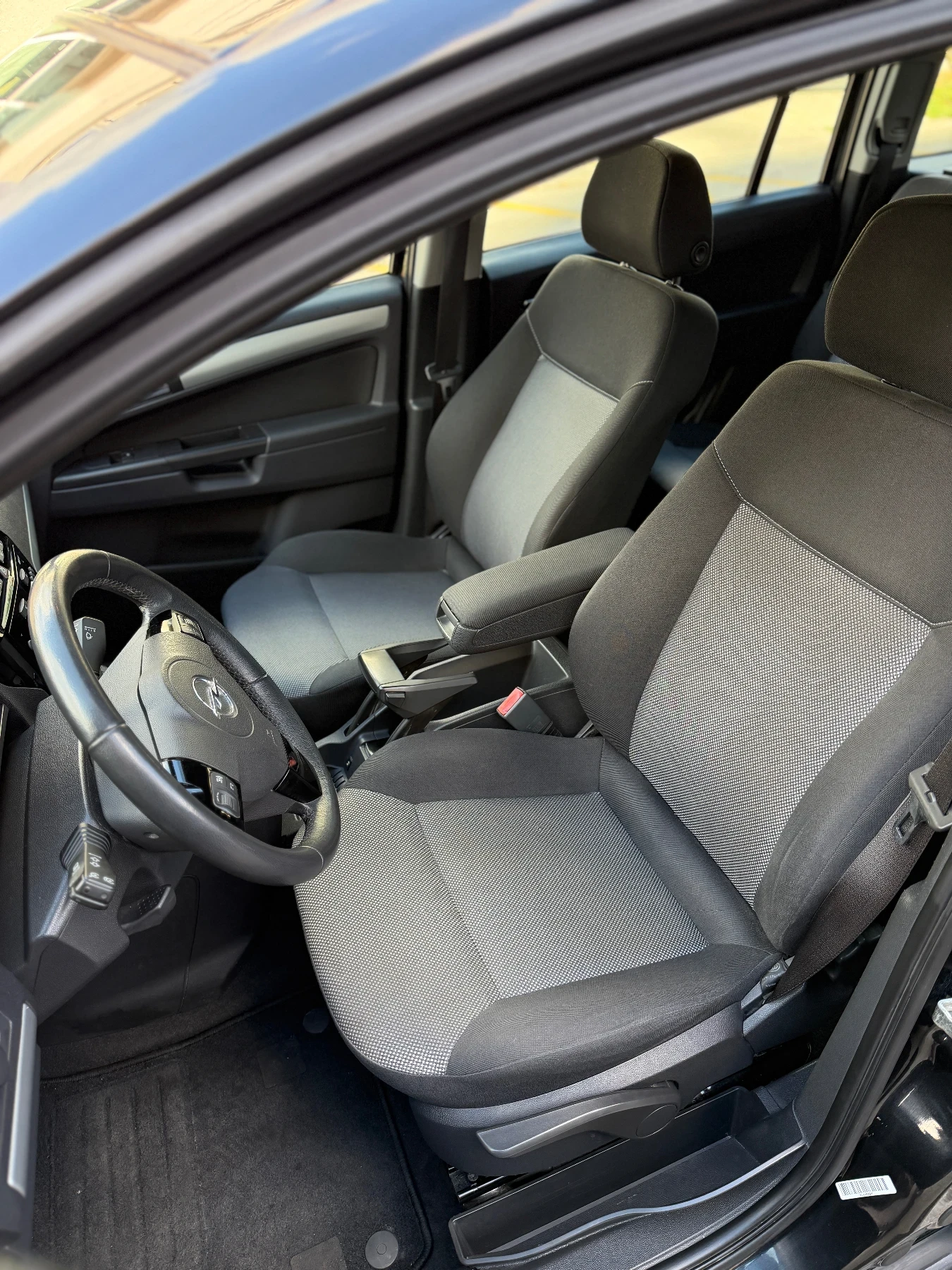 Opel Zafira 1.7D /Eco-Flex/11.2011гд./6+ 1/Parktronik/6ск./, снимка 8 - Автомобили и джипове - 56215908