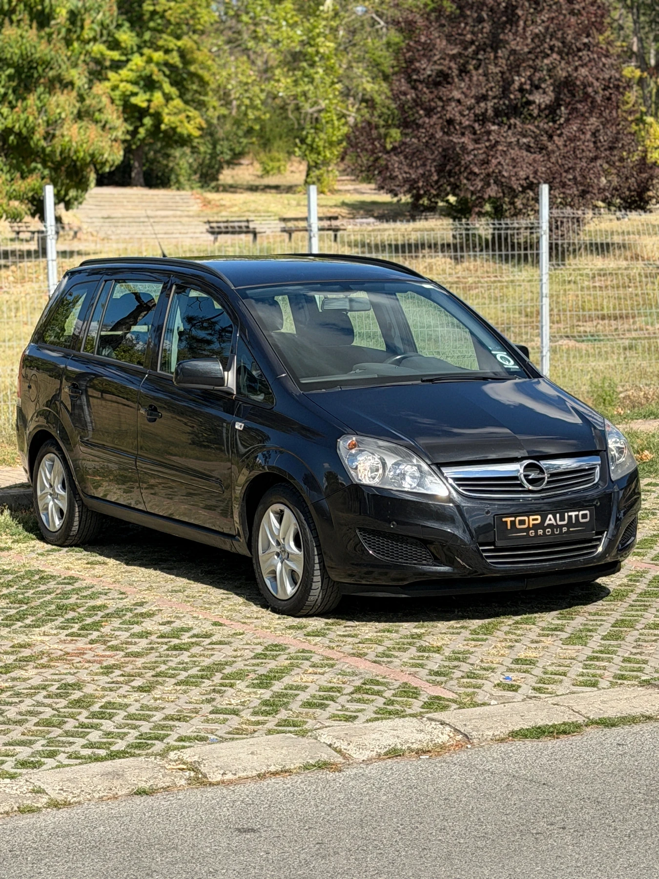 Opel Zafira 1.7D /Eco-Flex/11.2011гд./6+ 1/Parktronik/6ск./, снимка 3 - Автомобили и джипове - 56215908