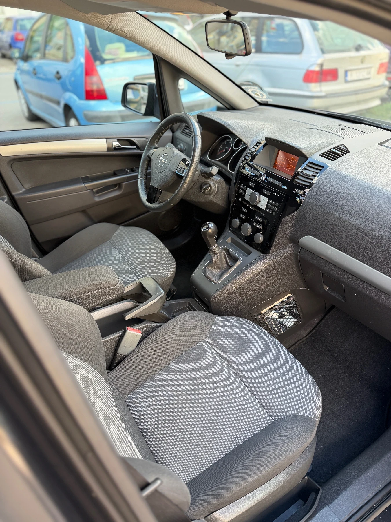 Opel Zafira 1.7D /Eco-Flex/11.2011гд./6+ 1/Parktronik/6ск./, снимка 9 - Автомобили и джипове - 56215908
