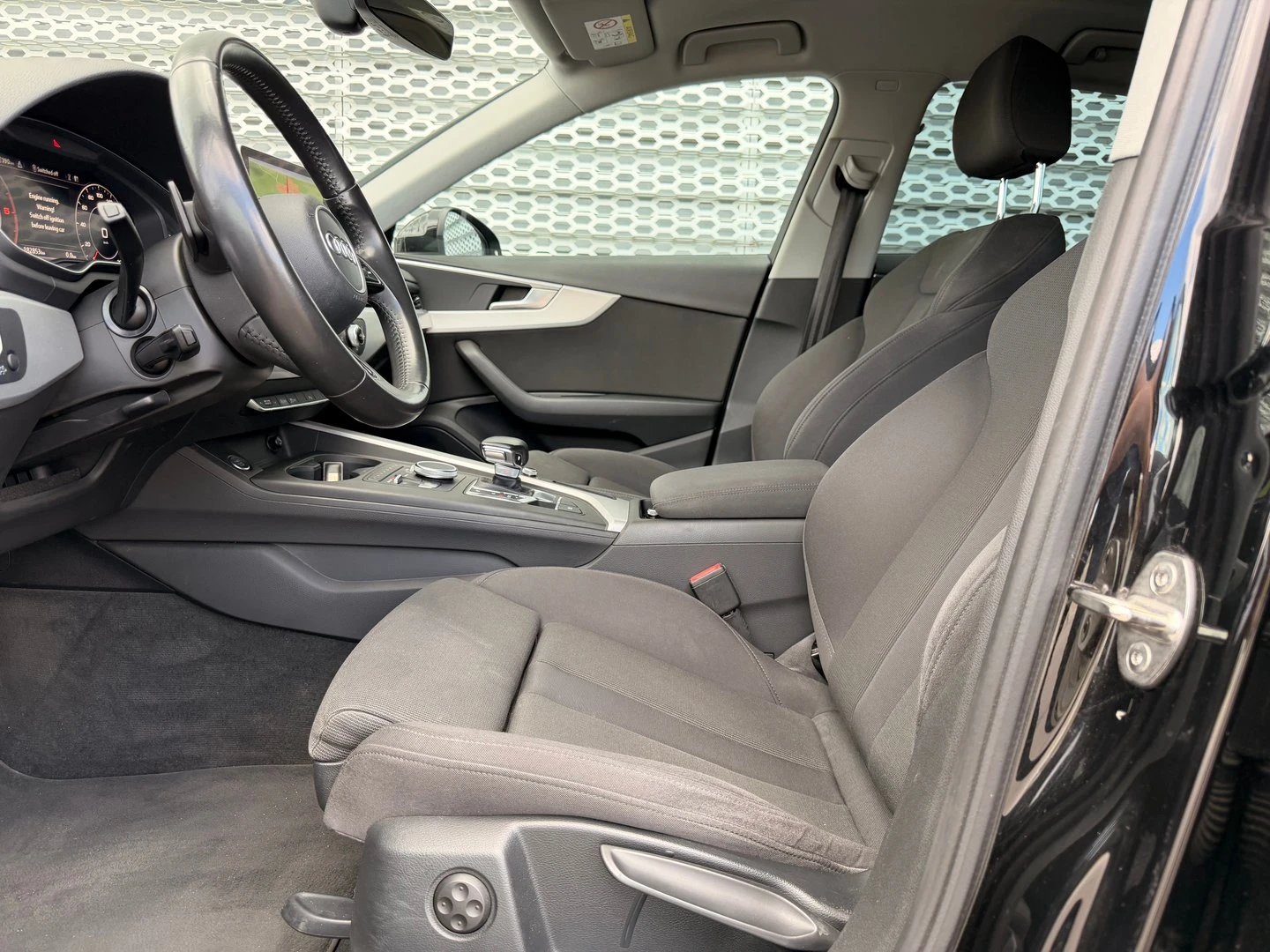 Audi A4, снимка 8 - Автомобили и джипове - 56422145